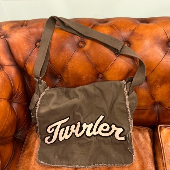 kennedy creations Handbags - Kennedy Creations “Twirler” book bag in GUC